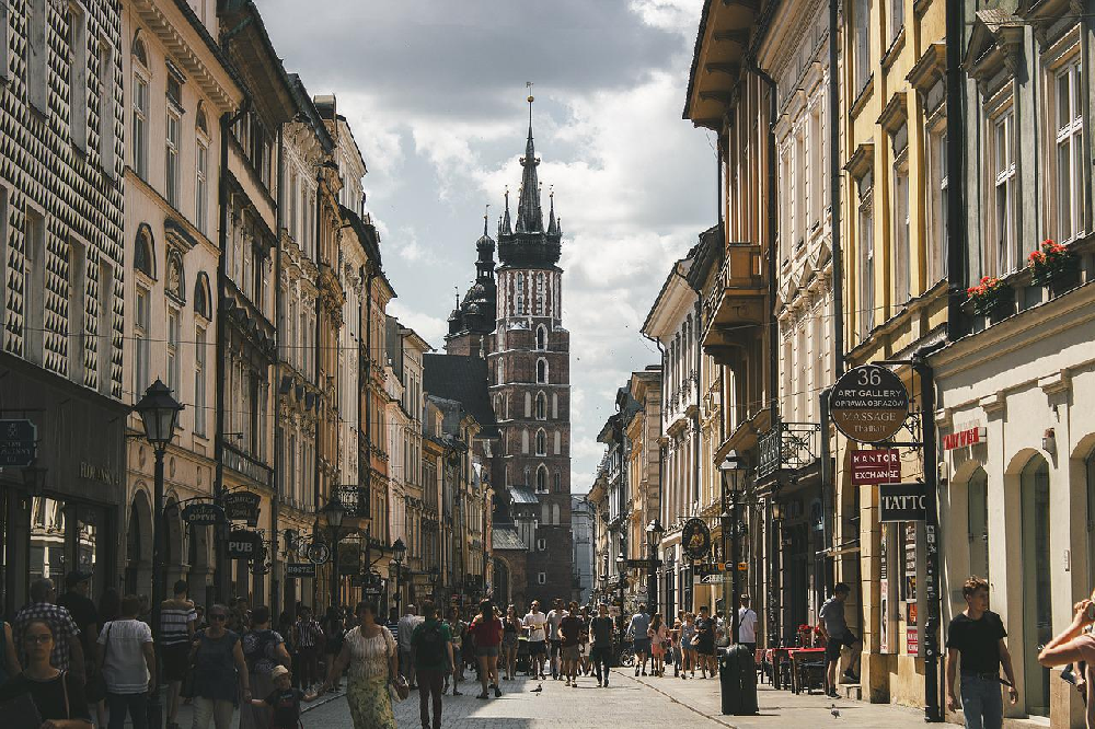 Gdzie warto szukać informacji o wydarzeniach kulturalnych w Krakowie?